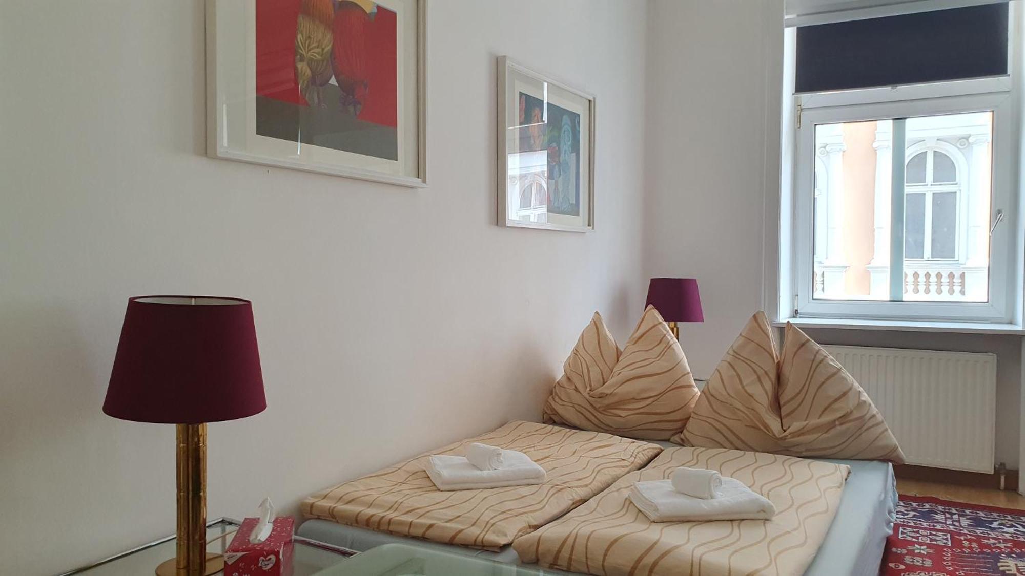 Quiet 2-room Flat, Walking Distance To Centre Wiedeń