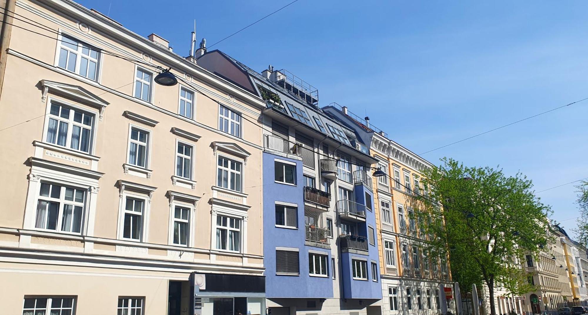 Apartament Quiet 2-room Flat, Walking Distance To Centre